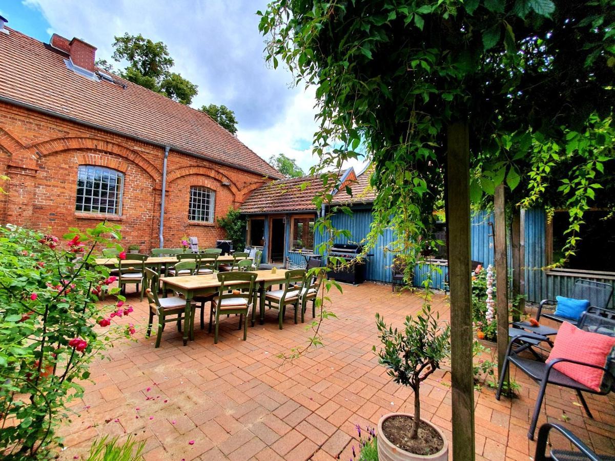 Schmiede1860 Acomodação com café da manhã Gross Dratow Exterior foto
